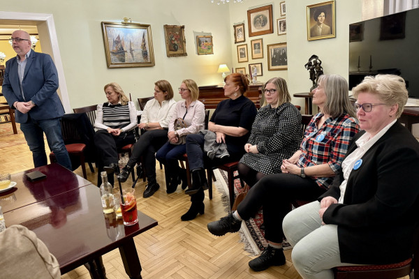 Helyi szociális intézmények és civil szervezetek támogatása